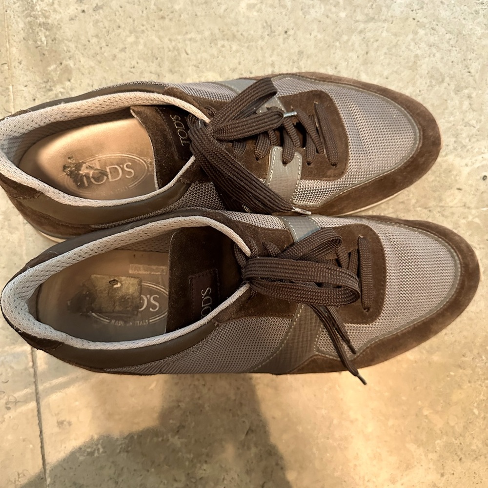 Men’s Tods lace up brown sneaker